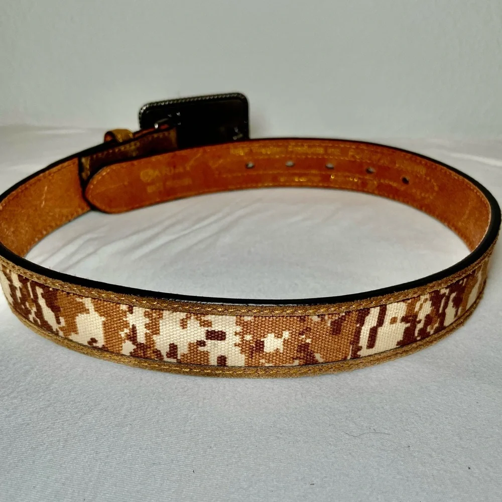 ARIAT Flag buckle camo belt